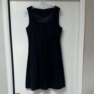 Tahari Elegant Black Sleeveless Dress